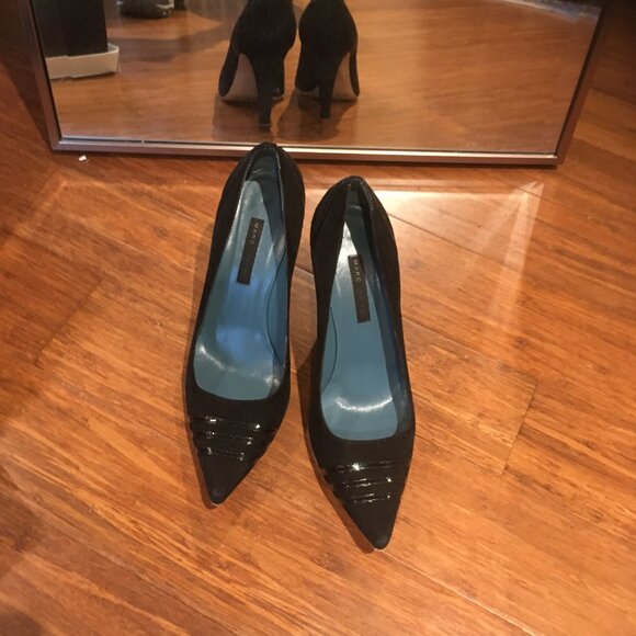 Vintage Marc Jacobs Pointed-Toe Black Suede Pumps, US 8.5 ( fits snugly) - Picture 3 of 4